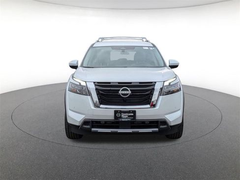 Used 2025 Nissan Pathfinder SL w/ Lighting Package (N92) image 2