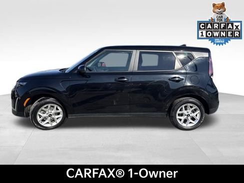 Used 2023 Kia Soul LX w/ LX Technology Package image 2
