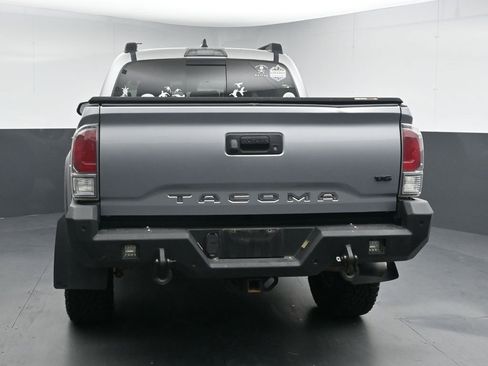 Used 2021 Toyota Tacoma TRD Off-Road AWD/4WD image 7
