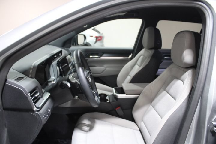 Used 2025 GMC Terrain Elevation AWD/4WD image 17