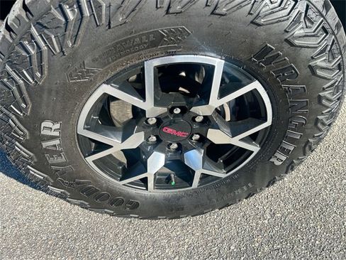 Certified 2023 GMC Canyon AT4X image 14