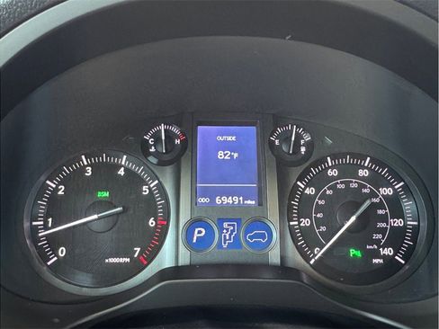 Used 2015 Lexus GX 460 w/ Premium Package AWD/4WD image 17