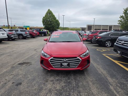 Used 2018 Hyundai Elantra SEL w/ Cargo Package FWD image 2
