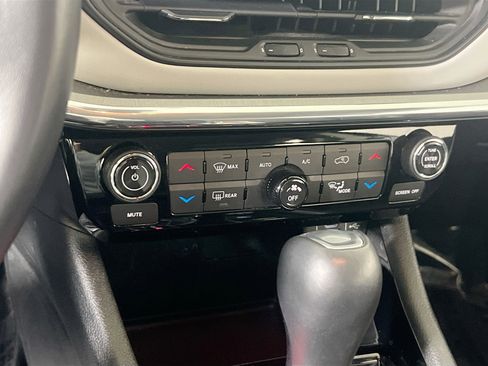 Used 2022 Jeep Compass Limited image 15