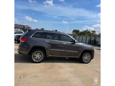 Used 2018 Jeep Grand Cherokee Summit image 6