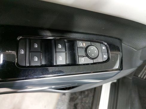 Used 2024 Nissan Pathfinder SL image 29