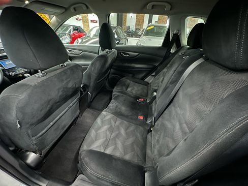 Used 2015 Nissan Rogue SV w/ SV Premium Package image 17