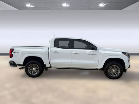Used 2024 Chevrolet Colorado LT w/ LT Convenience Package II AWD/4WD image 8