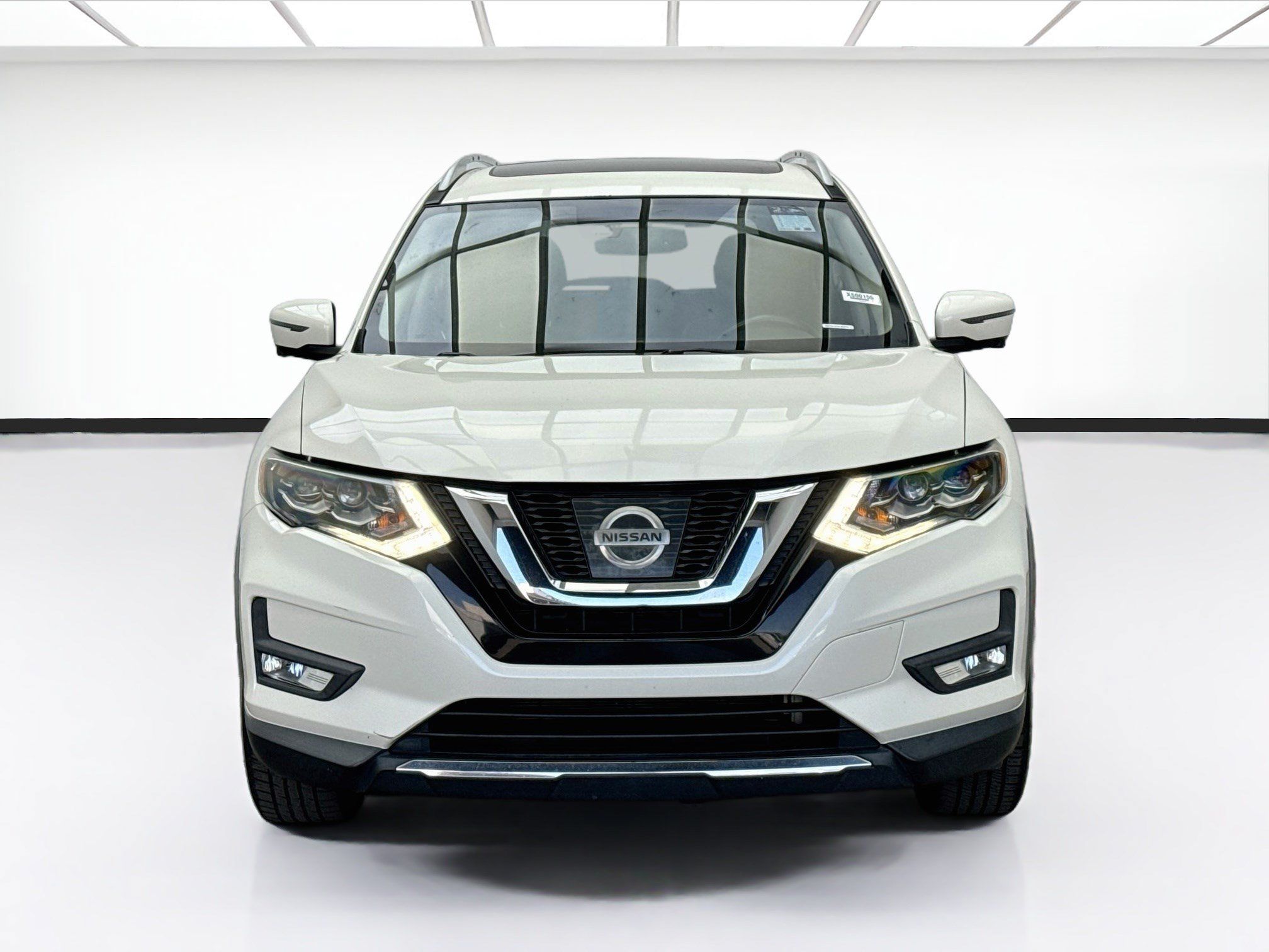 Used 2017 Nissan Rogue SL w/ SL Premium Package FWD image 2