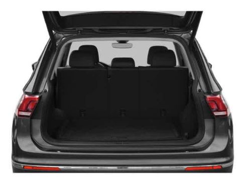 Used 2018 Volkswagen Tiguan SEL AWD/4WD image 10