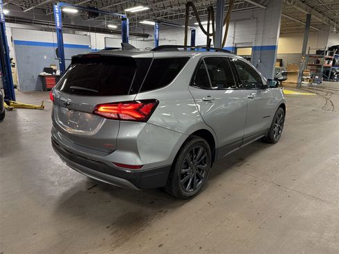 Used 2023 Chevrolet Equinox RS image 8