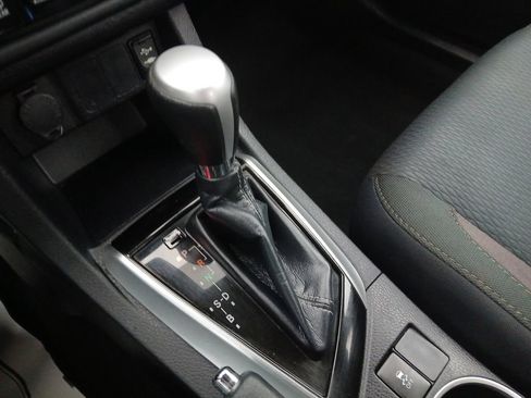 Used 2019 Toyota Corolla LE FWD image 19