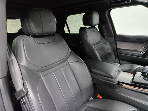 Used 2025 Land Rover Range Rover Sport SE image 57