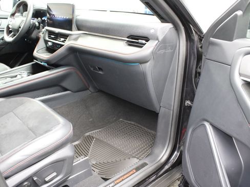 Used 2025 Ford Explorer ST AWD/4WD image 41