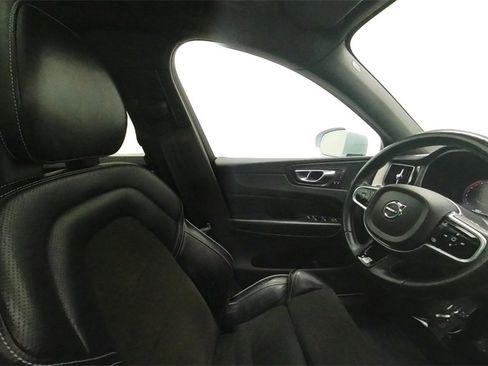 Used 2018 Volvo XC60 T6 R-Design w/ Convenience Package image 31