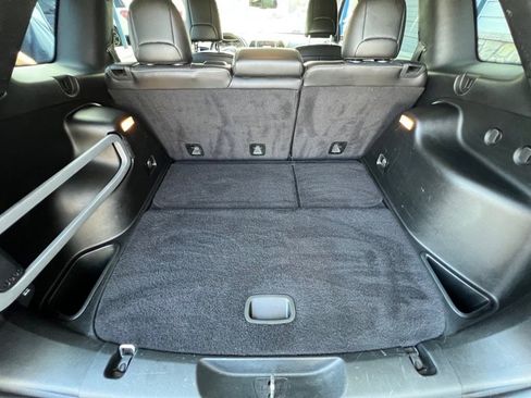 Used 2018 Jeep Cherokee Limited image 8