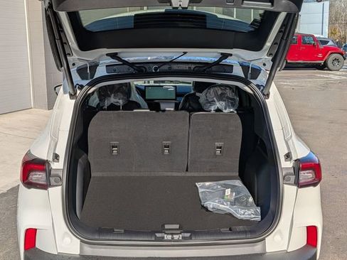 New 2026 Ford Escape SE image 28