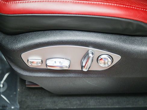 Used 2022 Porsche Macan S AWD/4WD image 25