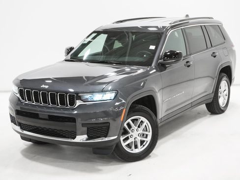 Used 2025 Jeep Grand Cherokee L Laredo image 2
