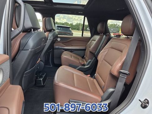 Certified 2025 Lincoln Navigator Reserve AWD/4WD image 10