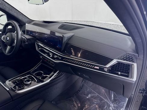 New 2026 BMW X7 M60i image 31