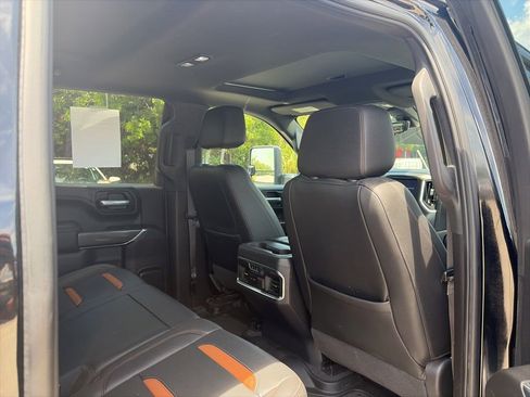 Used 2021 GMC Sierra 1500 AT4 w/ AT4 Value Package AWD/4WD image 11