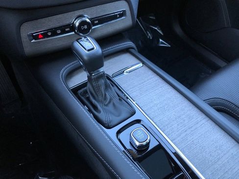 Used 2022 Volvo XC90 T6 Inscription w/ Advanced Package image 28