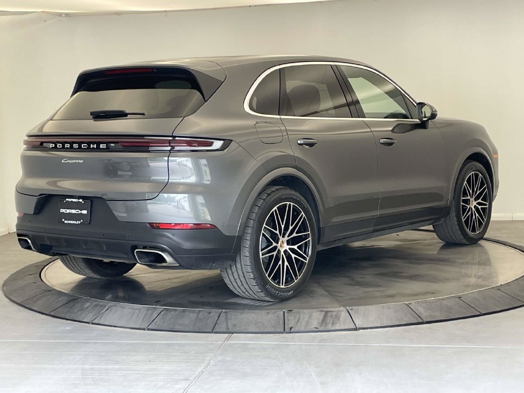 Certified 2025 Porsche Cayenne AWD/4WD image 7
