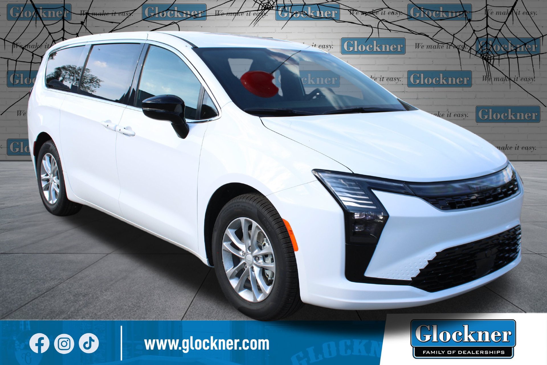 New 2027 Chrysler Pacifica Select FWD image 3