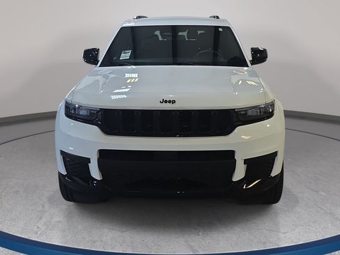 Used 2023 Jeep Grand Cherokee L Laredo AWD/4WD image 3
