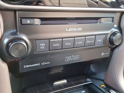 Used 2023 Lexus GX 460 Premium w/ Accessory Package AWD/4WD image 25