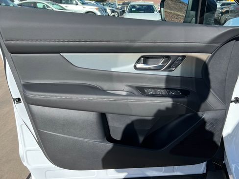 New 2025 Nissan Murano SL image 14