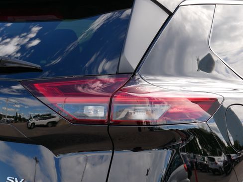 Used 2023 Nissan Rogue SV AWD/4WD image 17