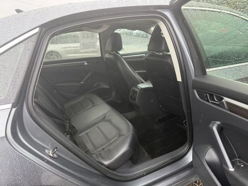 Used 2017 Volkswagen Passat 1.8T SE FWD image 26