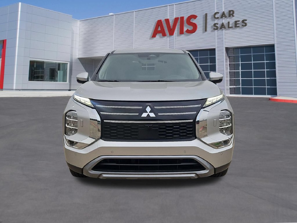 Used 2025 Mitsubishi Outlander SE AWD/4WD image 2