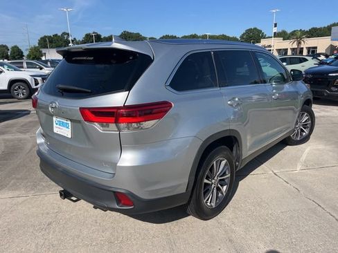 Used 2019 Toyota Highlander XLE FWD image 9