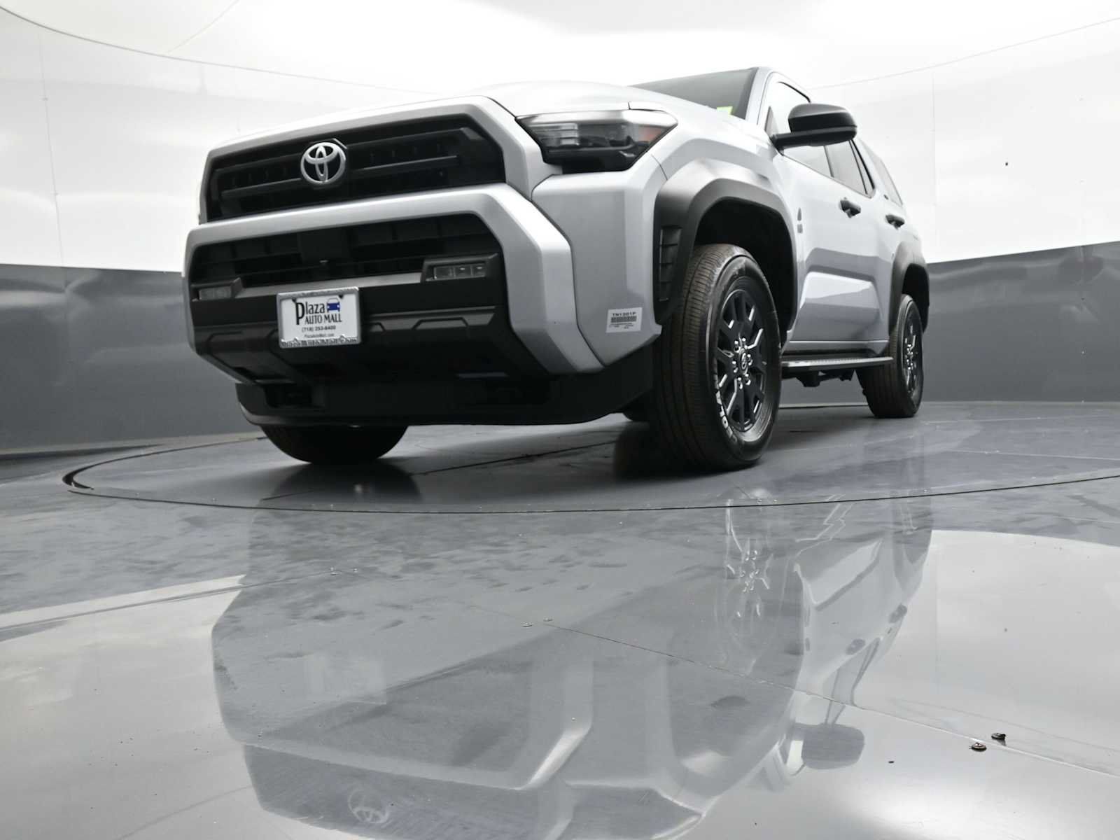 Used 2025 Toyota 4Runner SR5 AWD/4WD image 26