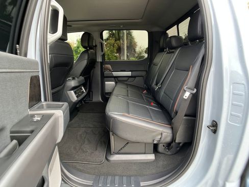 Used 2025 Ford F250 Lariat w/ Lariat Ultimate Package image 29