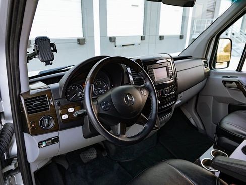 Used 2015 Mercedes-Benz Sprinter 2500 image 15