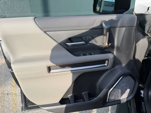Used 2025 GMC Hummer EV 2X AWD/4WD image 14