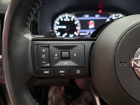 Used 2023 Nissan Pathfinder SL AWD/4WD image 25