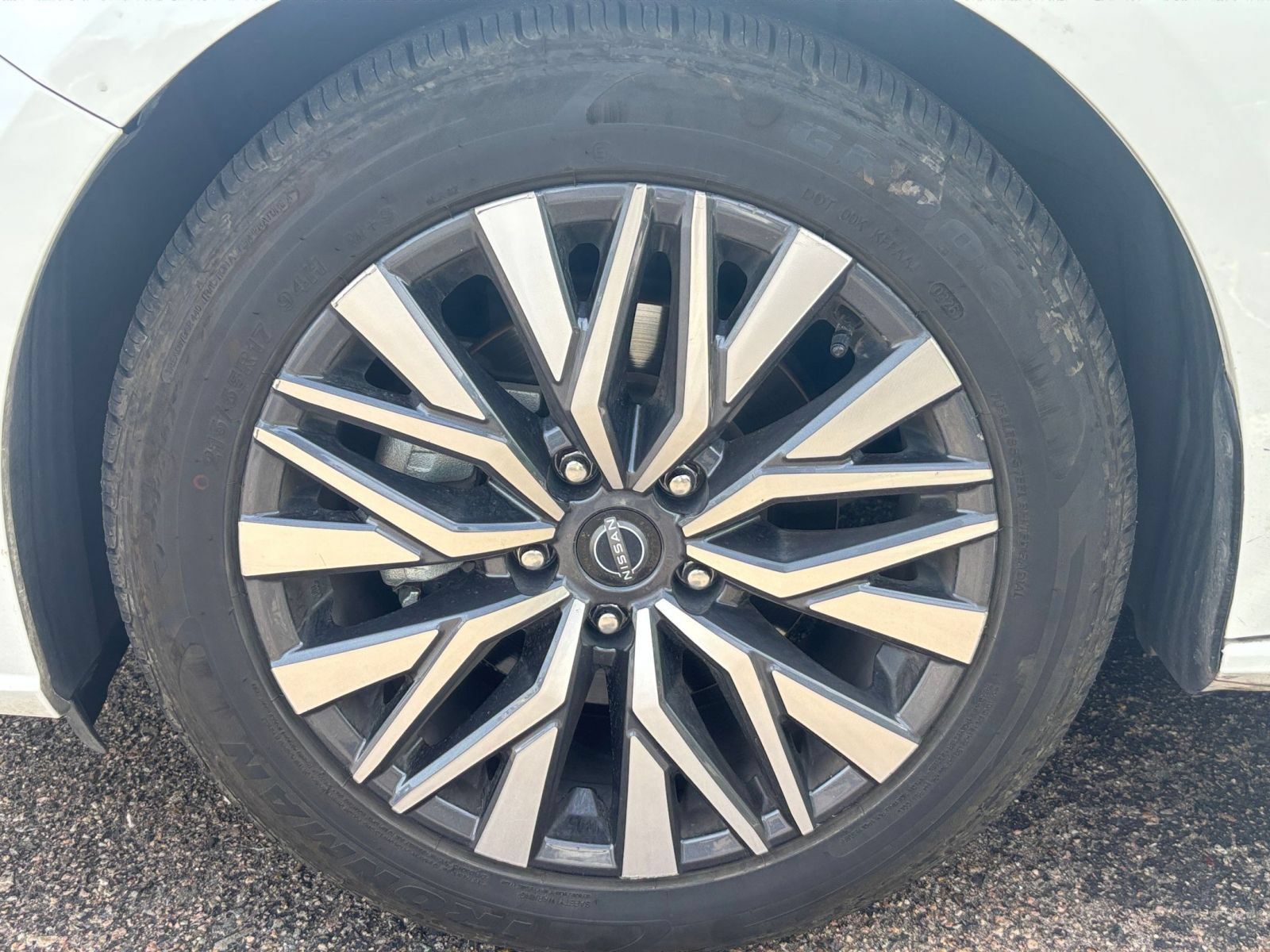 Used 2025 Nissan Altima 2.5 SV FWD image 27