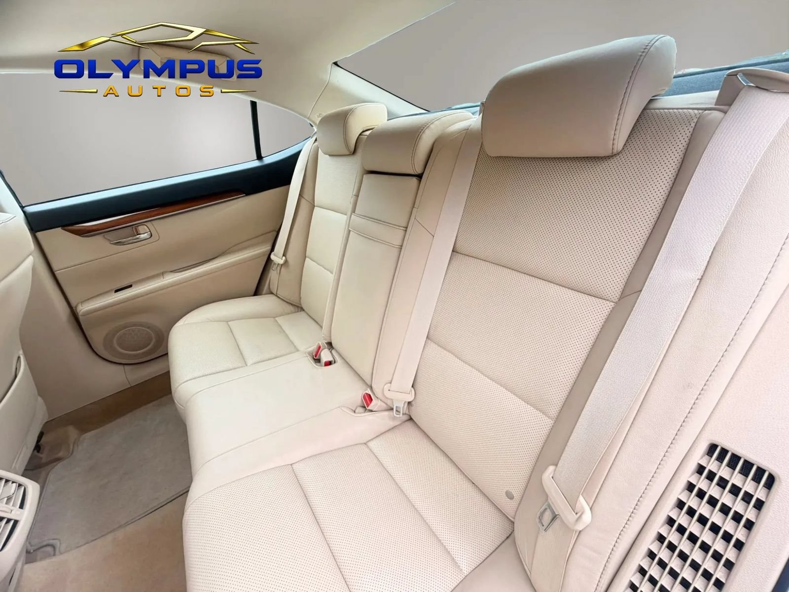 Used 2015 Lexus ES 300h w/ Navigation System Package FWD image 15