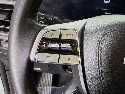 Used 2023 Kia Telluride EX w/ EX Captain's Chair Package image 23