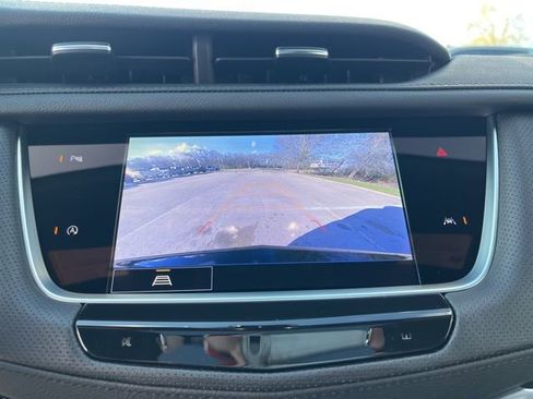 New 2025 Cadillac XT6 Luxury image 25