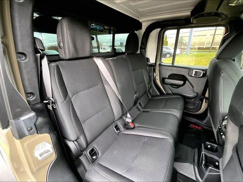 Used 2020 Jeep Gladiator Sport w/ Quick Order Package 24S image 21