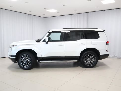 Used 2024 Lexus GX 550 image 2