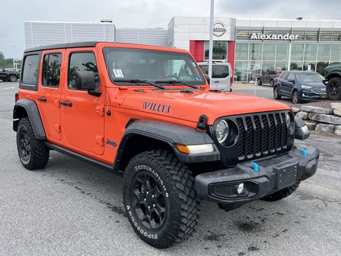 Used 2023 Jeep Wrangler Unlimited w/ 8.4" Radio Group AWD/4WD image 1