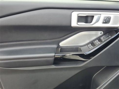 Certified 2022 Ford Explorer Platinum w/ Equipment Group 601A image 27