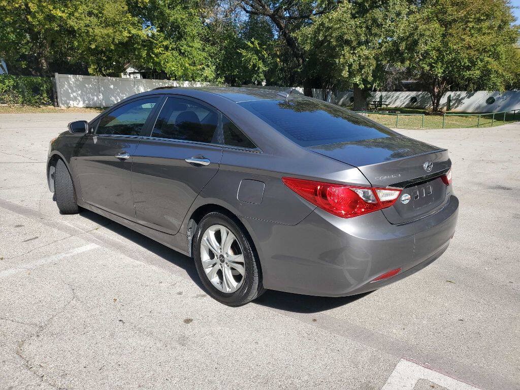 Used 2011 Hyundai Sonata Limited FWD image 4